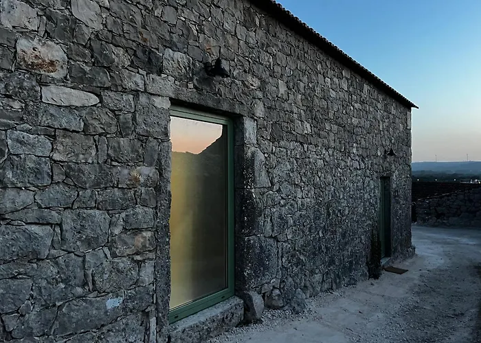 Casa Da Curva * Mendiga